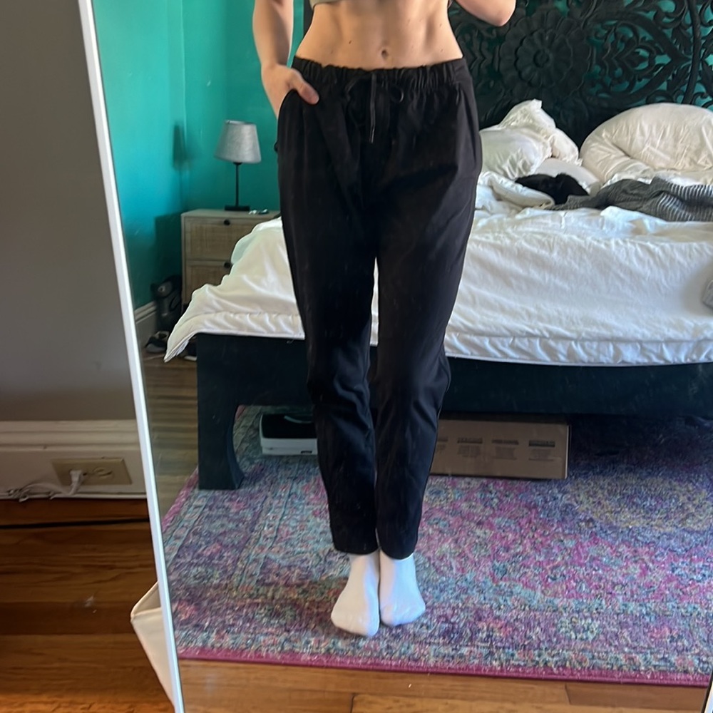 Lululemon tie waist joggers - black, size 8 tailored look stretch pants
